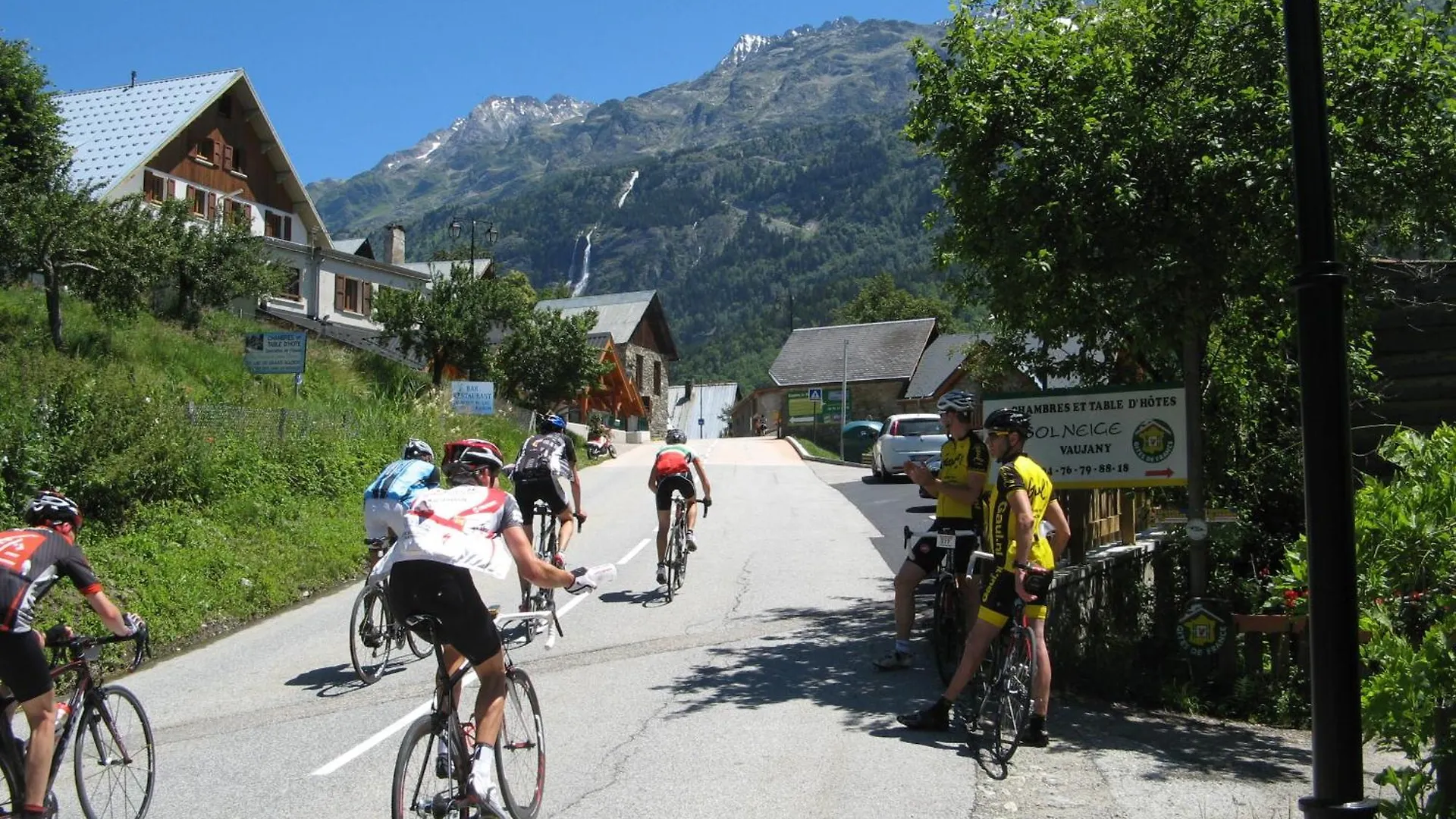 Chalet Solneige Vaujany Bed & Breakfast